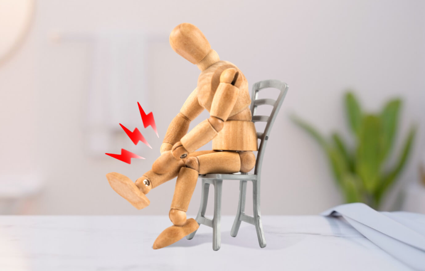 Почему при геморрое могут болеть ноги?